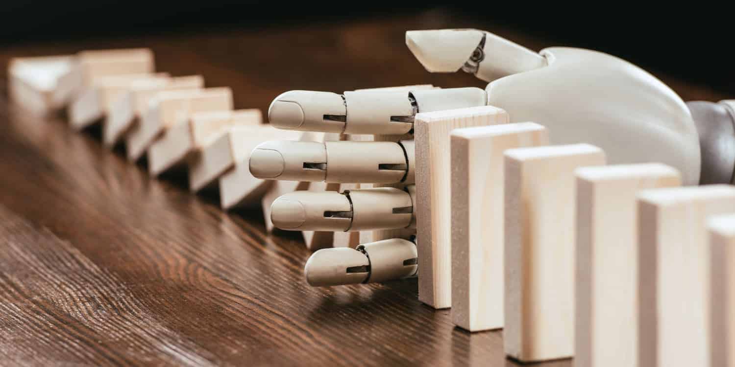 mano robotica ferma tasselli agenti ai